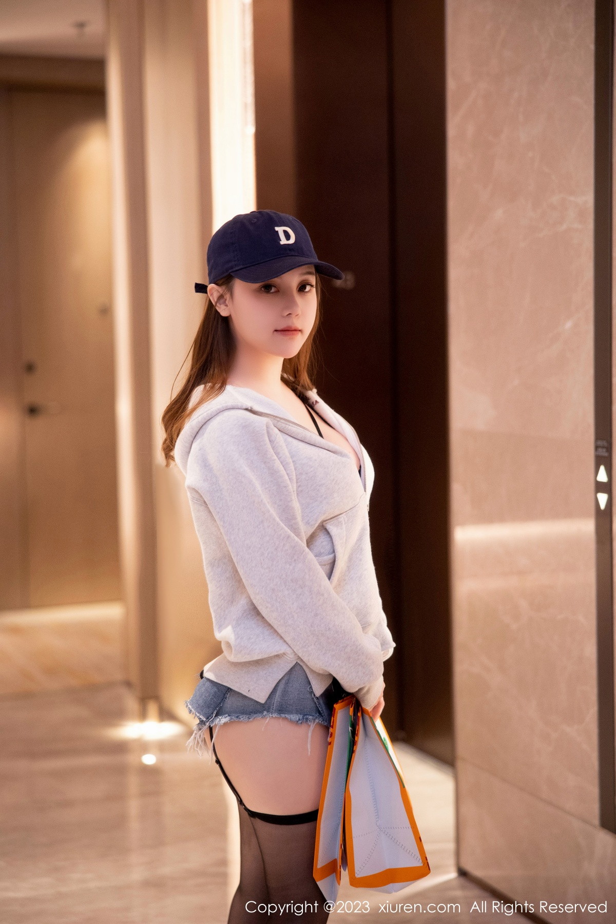 [XiuRen]高清写真图 2023.01.18 No.6155 豆瓣酱 外卖员