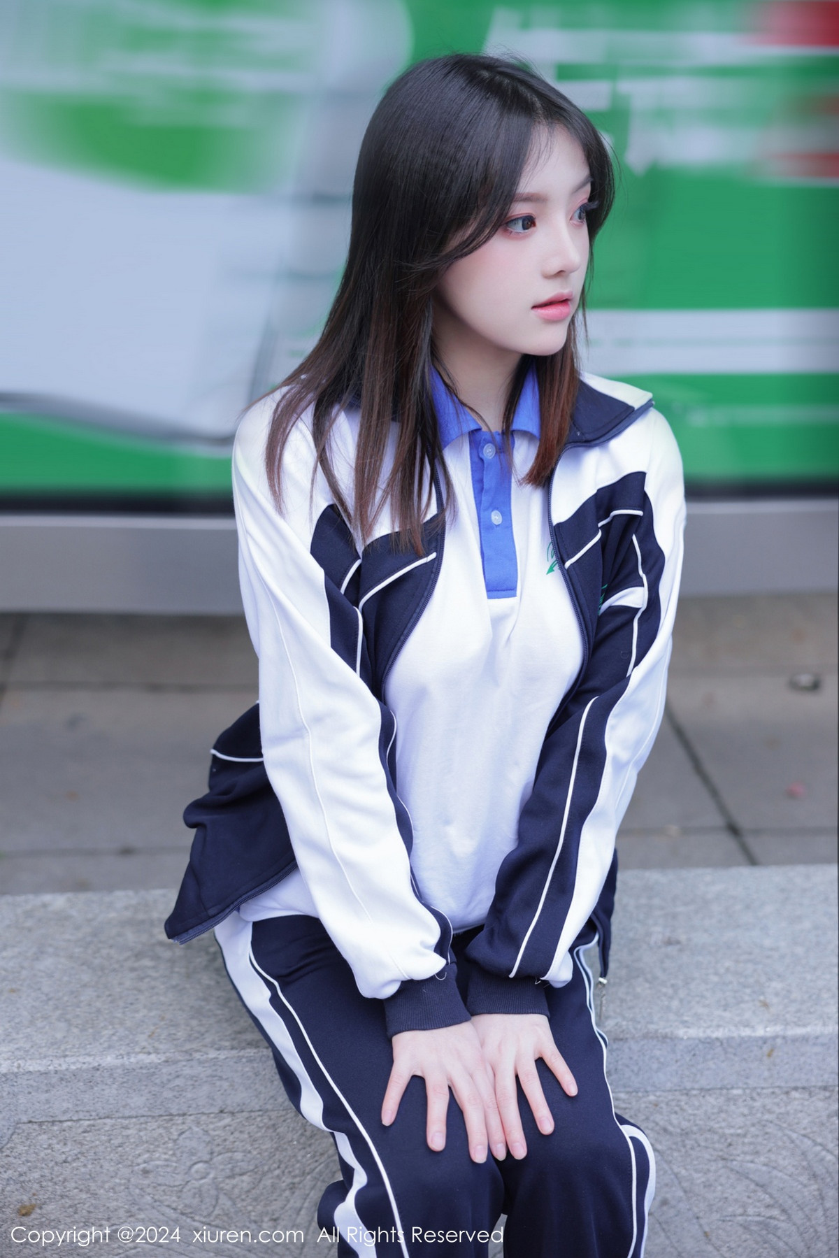 [XiuRen]高清写真图 2024.01.19 No.7994 豆瓣酱 制服美臀