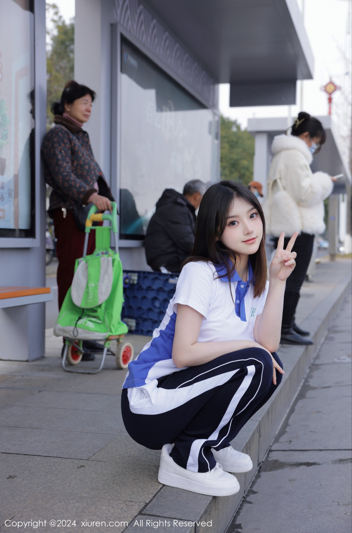 [XiuRen]高清写真图 2024.01.19 No.7994 豆瓣酱 制服美臀