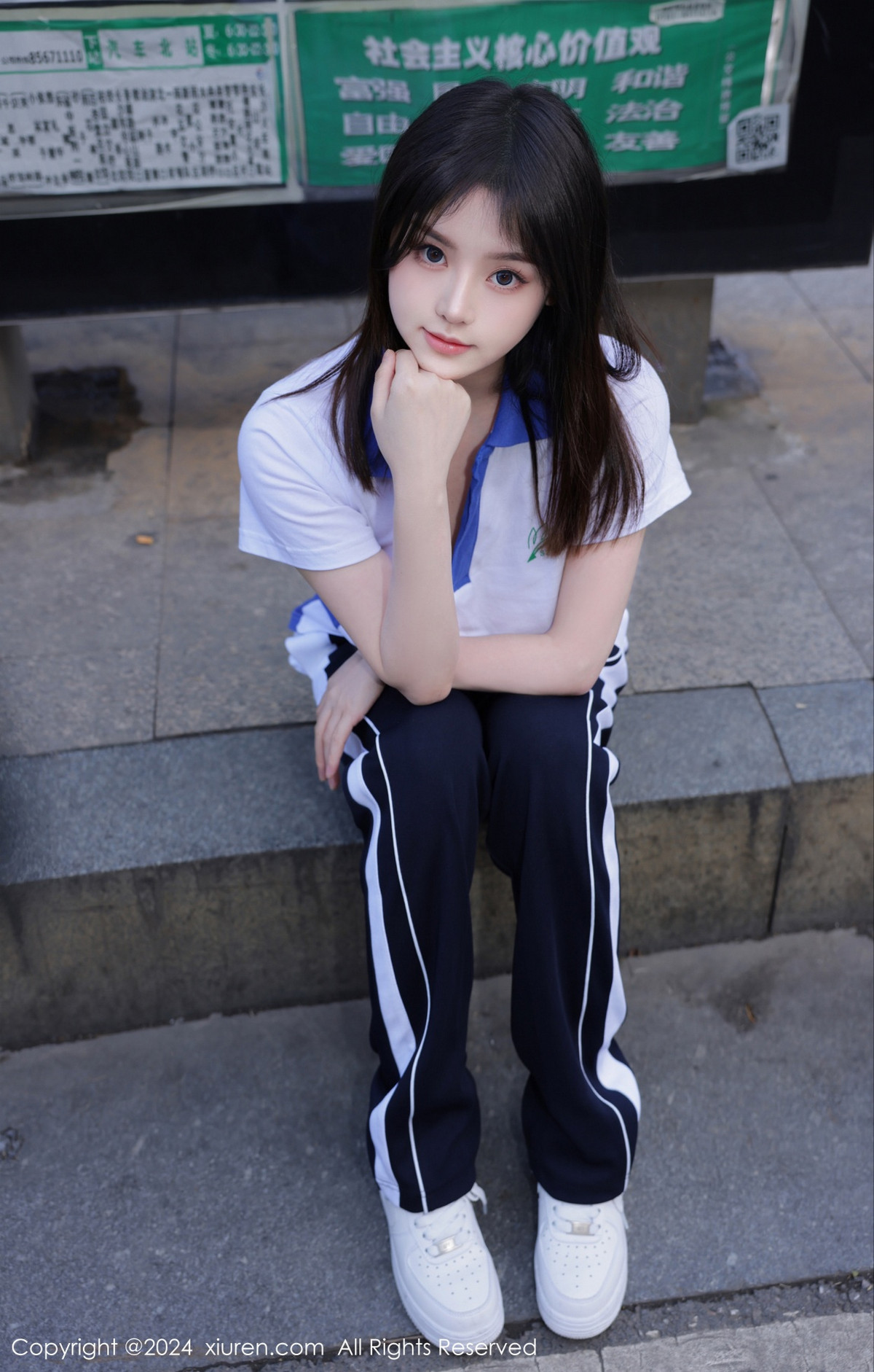 [XiuRen]高清写真图 2024.01.19 No.7994 豆瓣酱 制服美臀