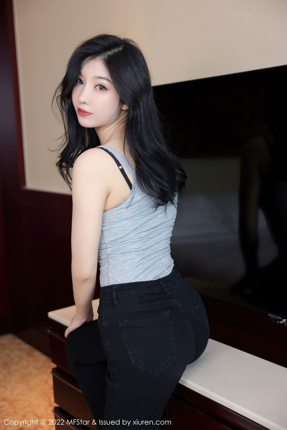 [MFStar]高清写真图 2022.03.09 VOL.557 人间荒糖