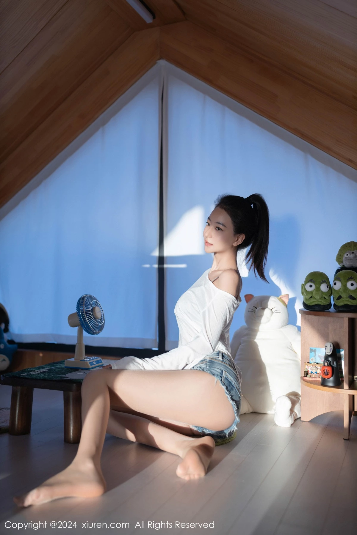 [XiuRen]高清写真图 2024.04.07 No.8345 熊小诺 妩媚丝袜