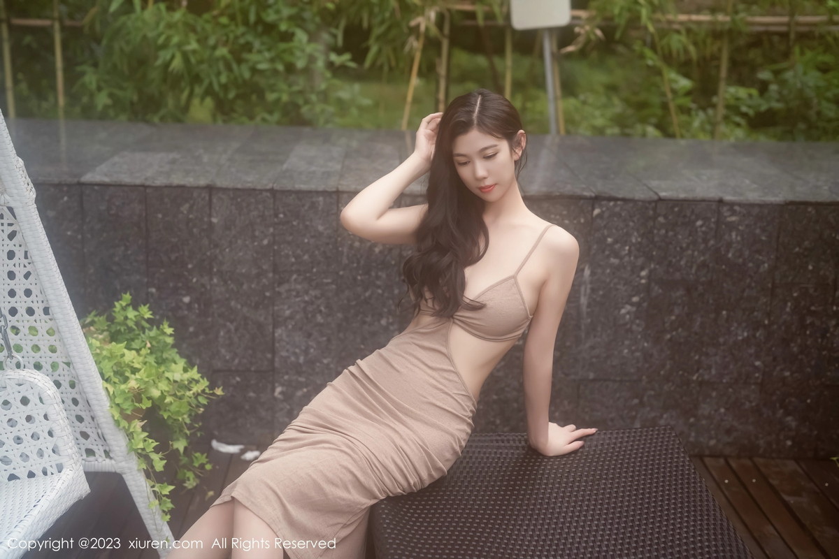 [XiuRen]高清写真图 2023.08.01 No.7167 李雅柔182CM 长裙美腿