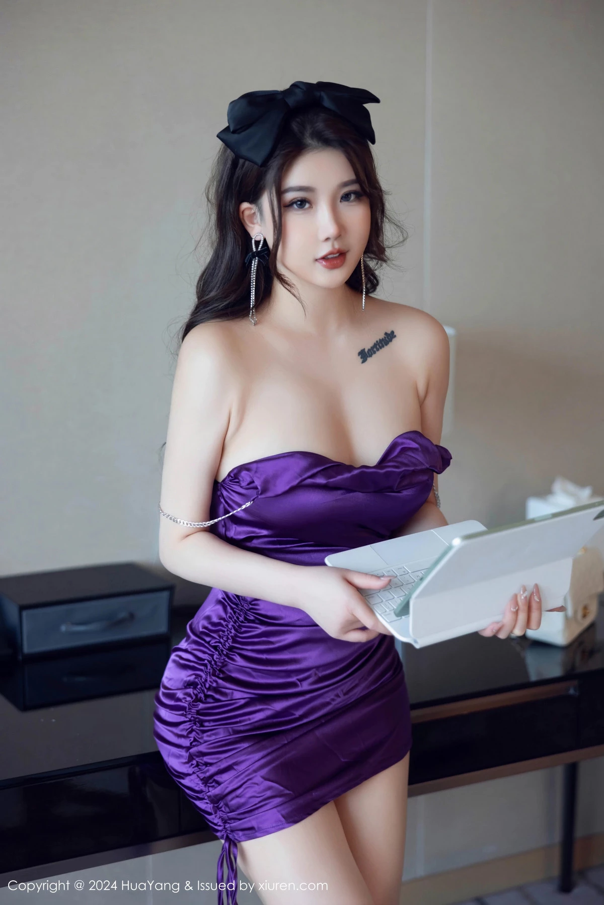 [HuaYang]高清写真图 2024.05.16 VOL.581 小海臀Rena 美腿丝袜