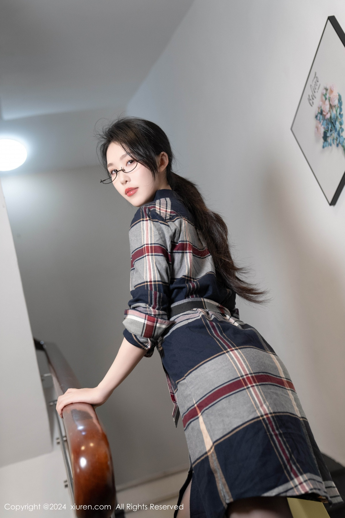 [XiuRen]高清写真图 2024.07.26 No.8924 利世 黑丝美腿