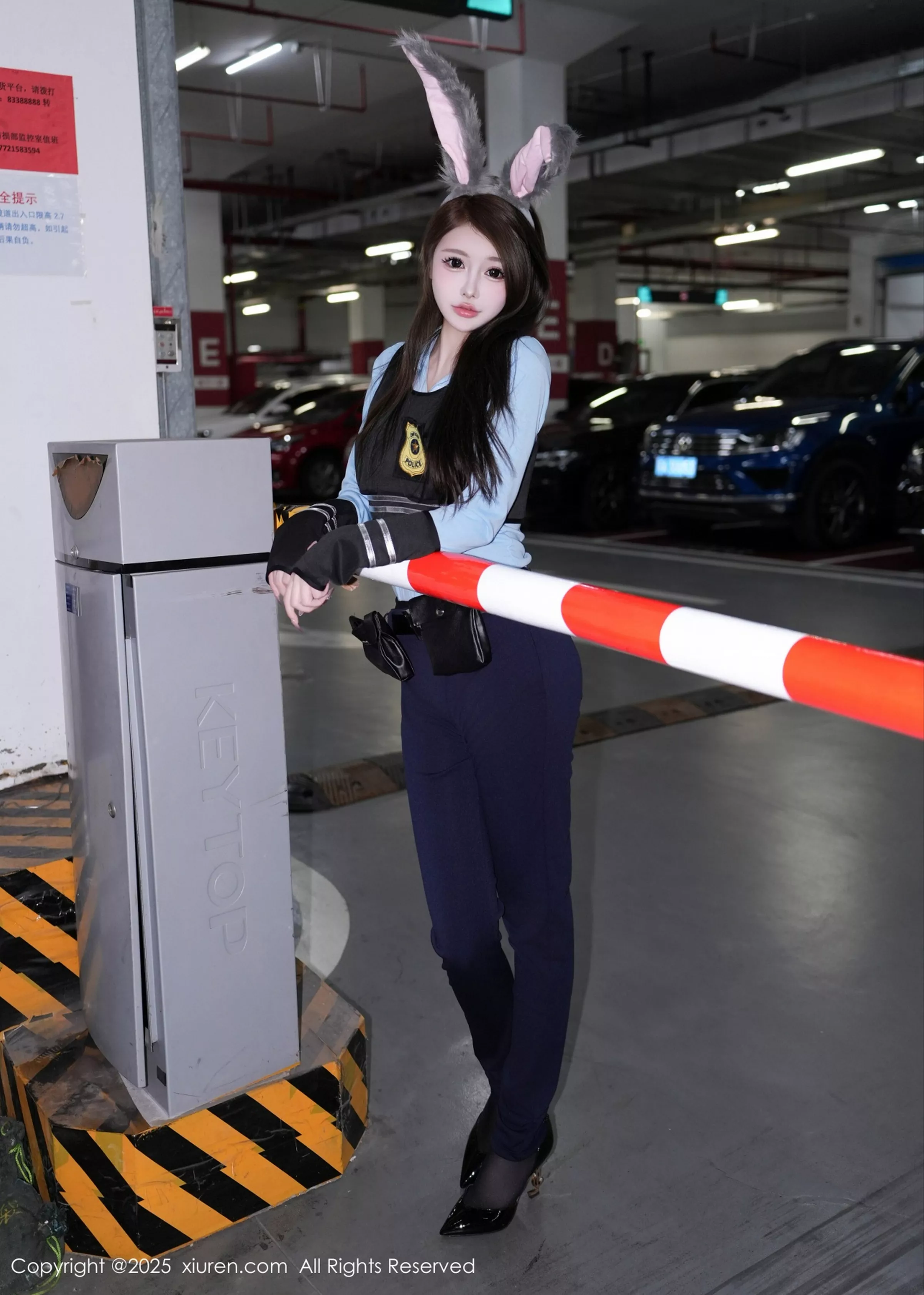 [XiuRen]高清写真图 2025.04.16 No.10158 甜妮 制服诱惑