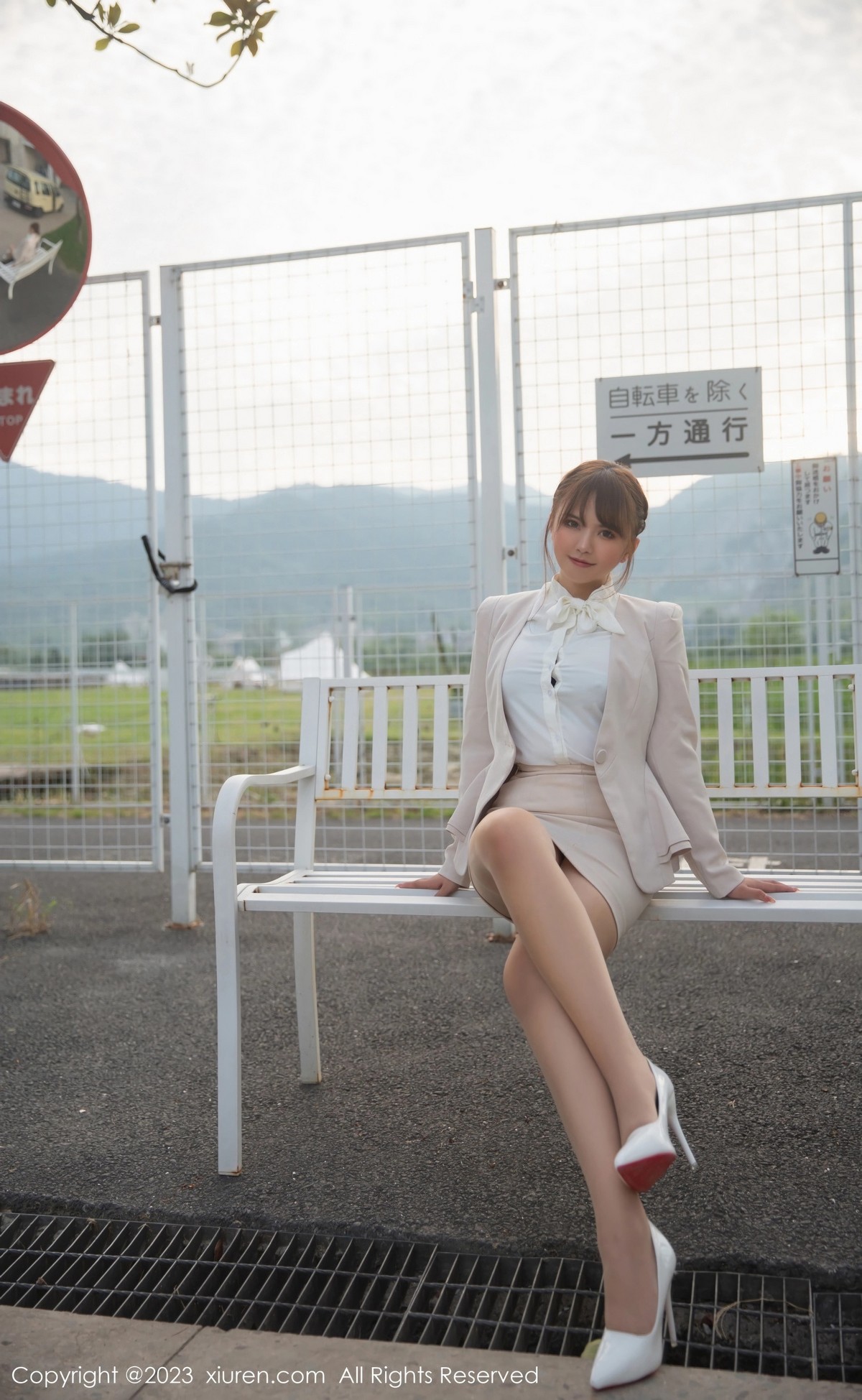[XiuRen]高清写真图 2023.03.08 No.6383 张思允Nice 短裙美臀