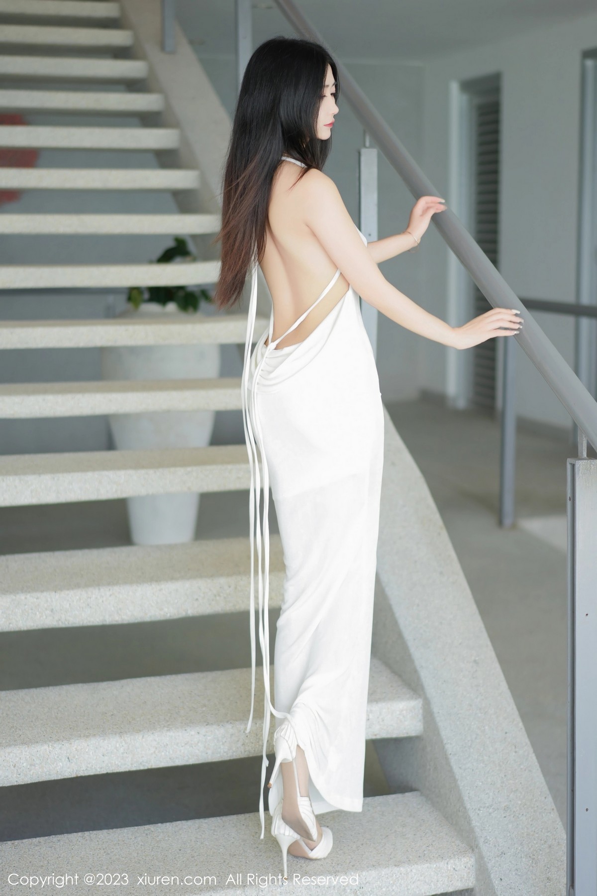 [XiuRen]高清写真图 2023.05.05 No.6678 laura阿姣 美腿长裙