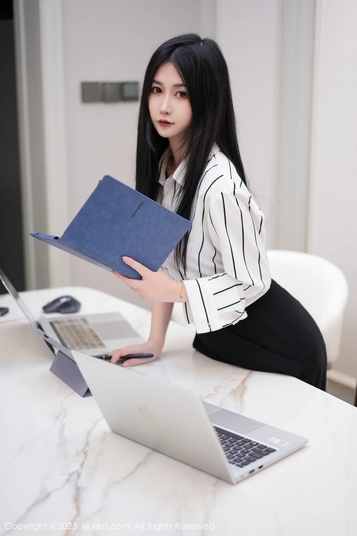 [XiuRen]高清写真图 2023.06.02 No.6845 laura阿姣 短裙美腿