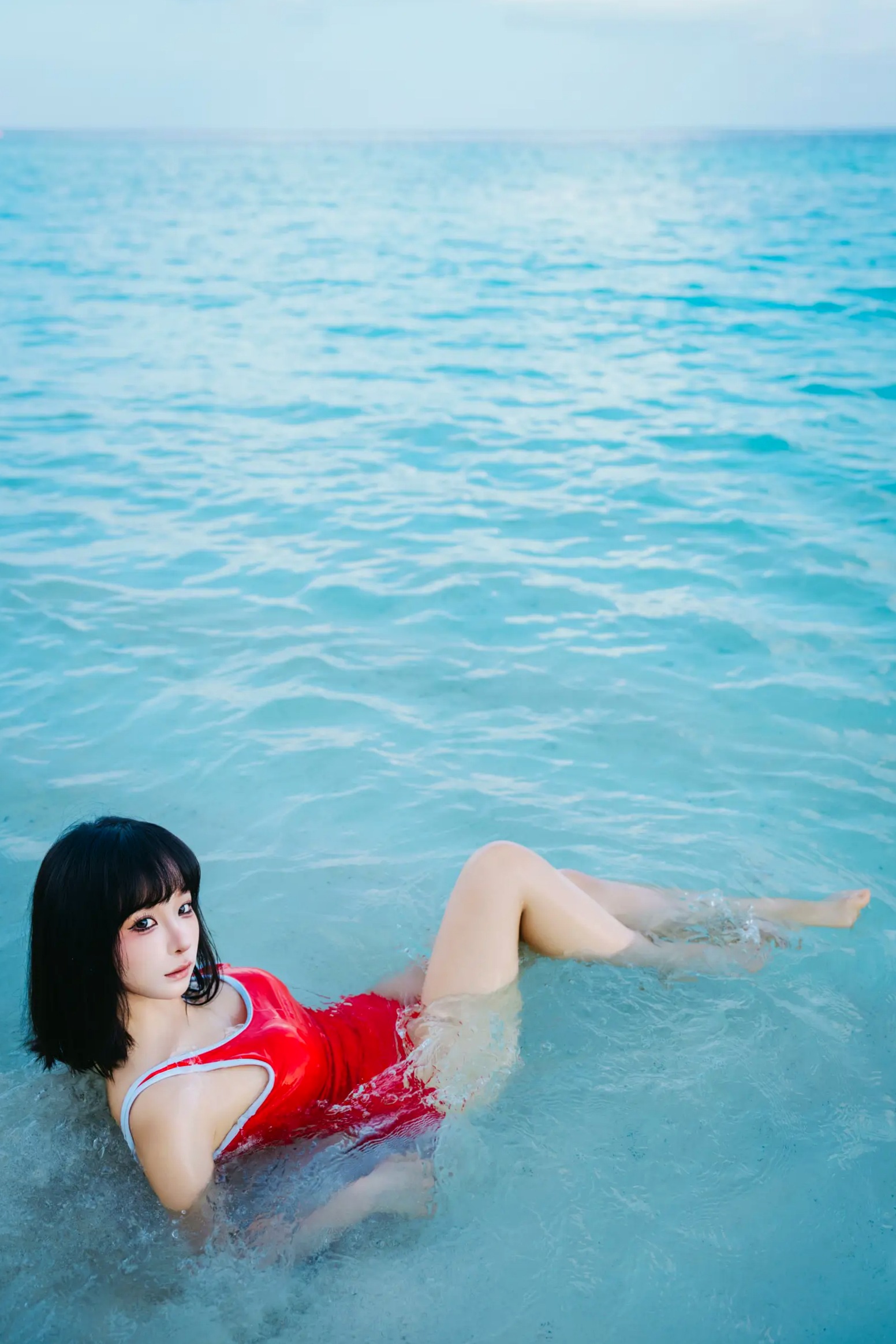 蠢沫沫 - 2025.12 [200P] 海边比基尼度假，清纯泳装湿身诱惑，治愈系气质女神沙滩写真