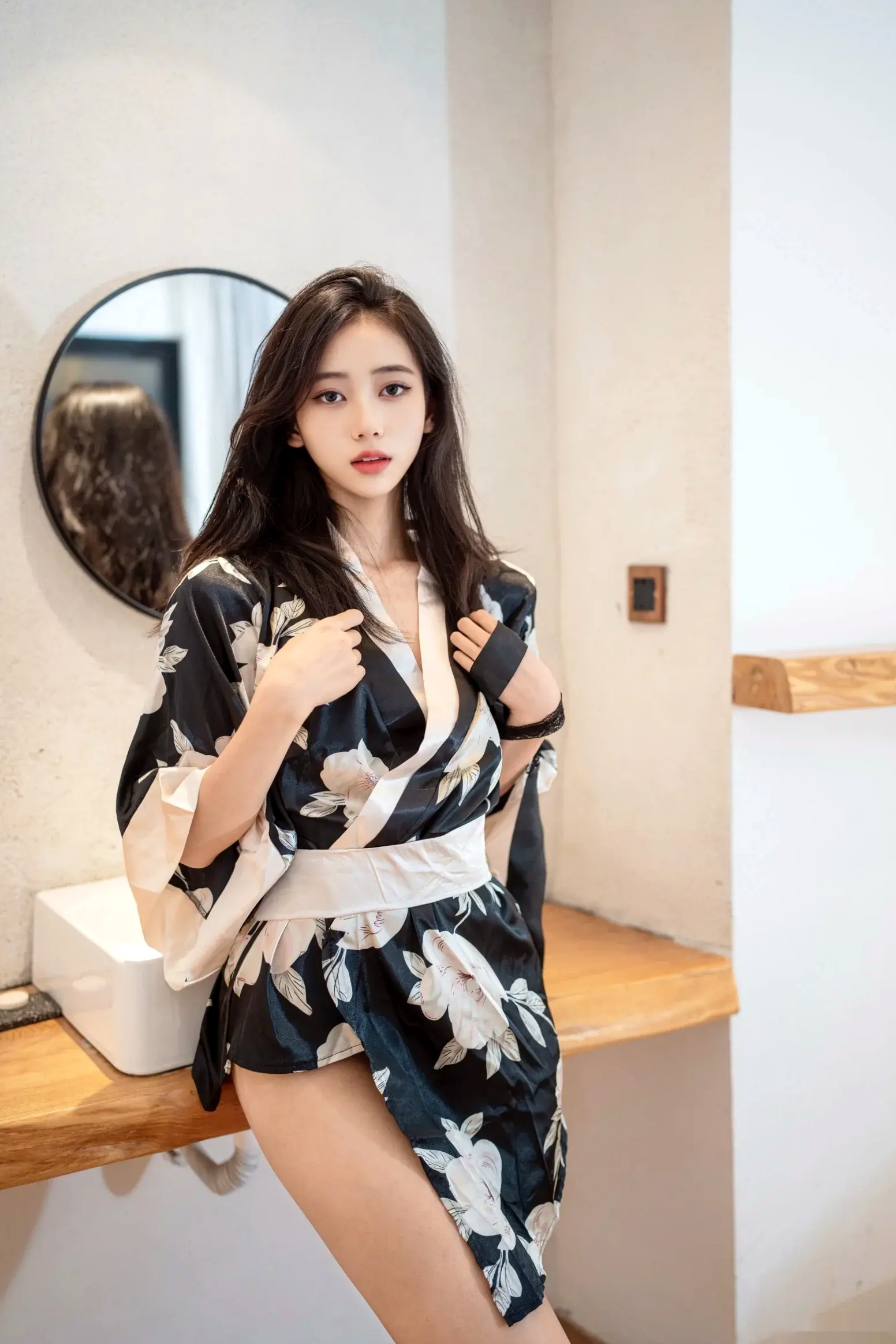 时安安 - 唯美花卉和服私房写真，极致诱惑与室内魅影 [90P]