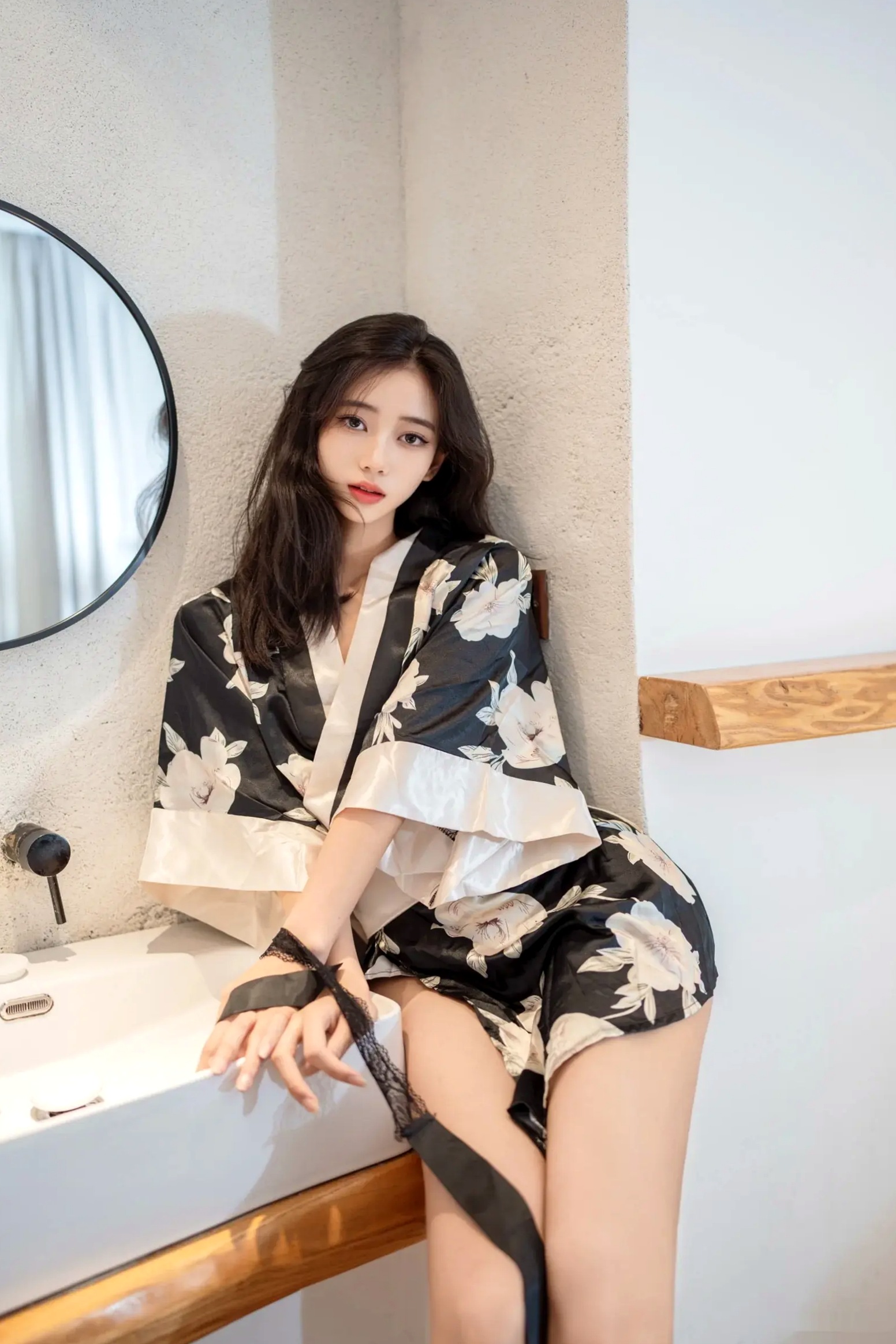 时安安 - 唯美花卉和服私房写真，极致诱惑与室内魅影 [90P]