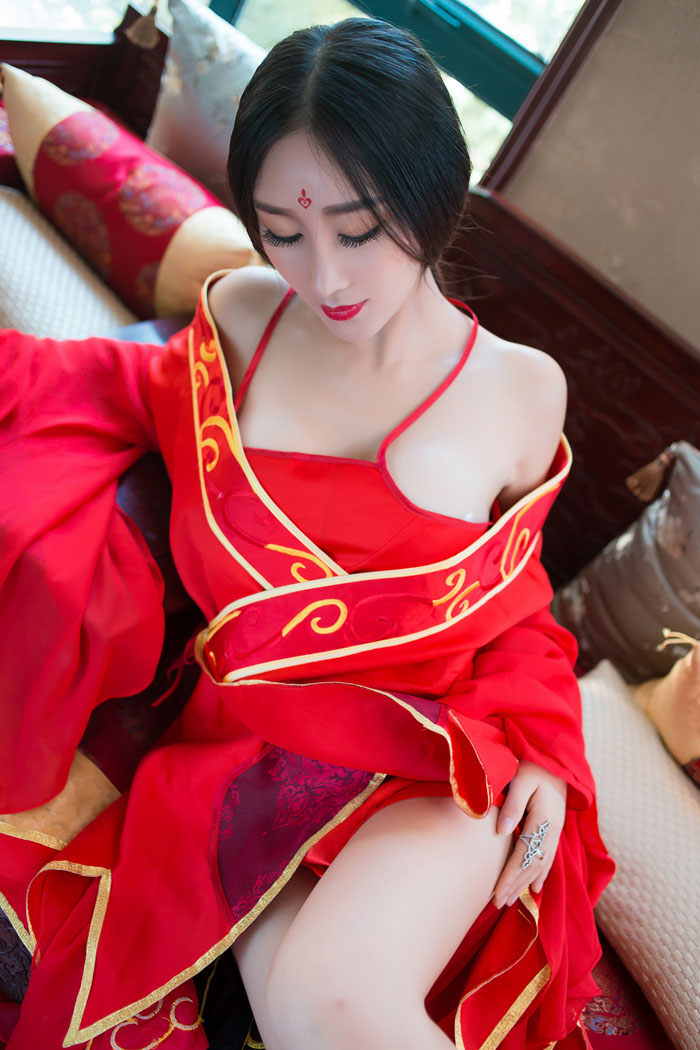 现代东方不败邹晶晶另类性感艺术摄影写真