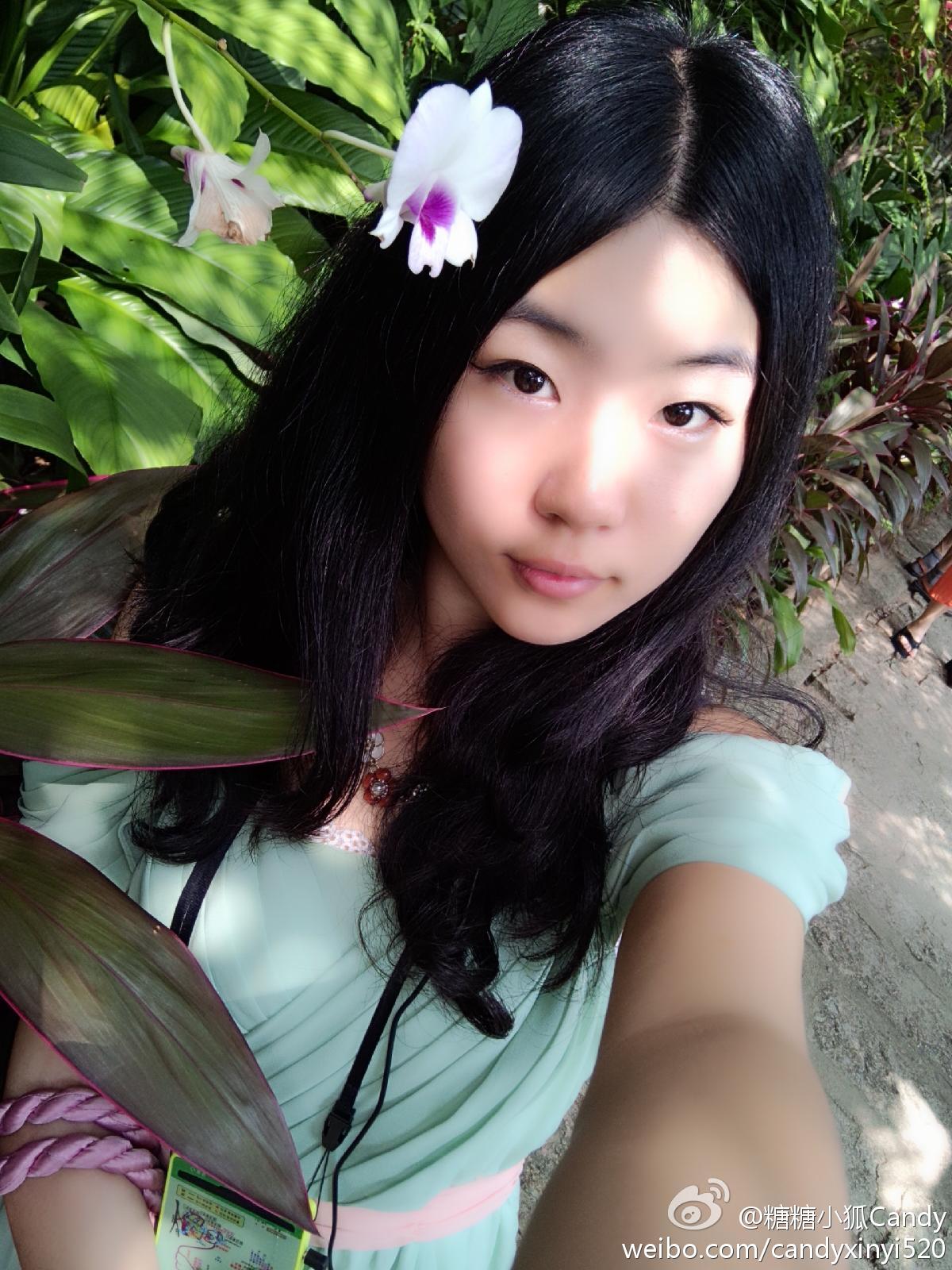 高跟凉鞋内衣美女