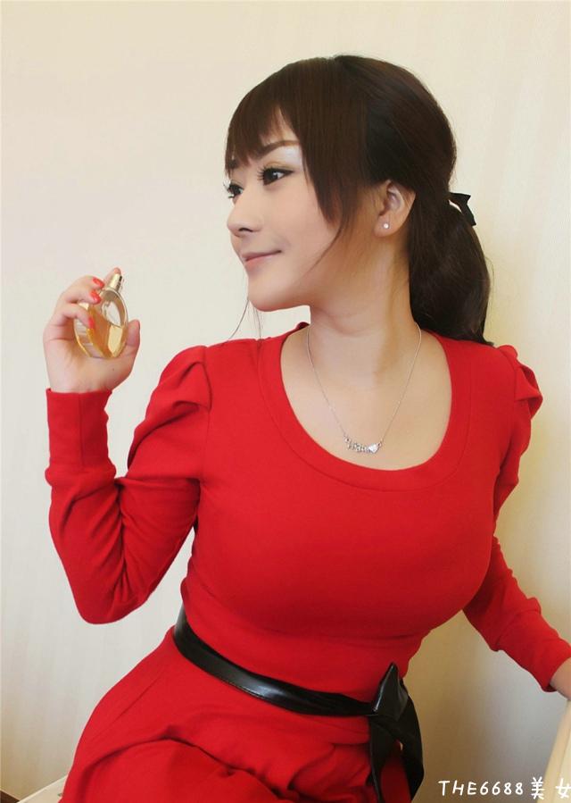 可爱美女大学生美女陈巧蓓粉嫩清纯自拍组图
