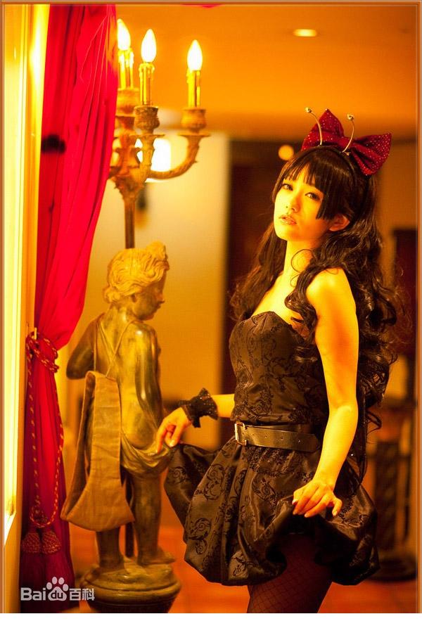 日本女星西野翔性感大胆人体艺术照图片写真