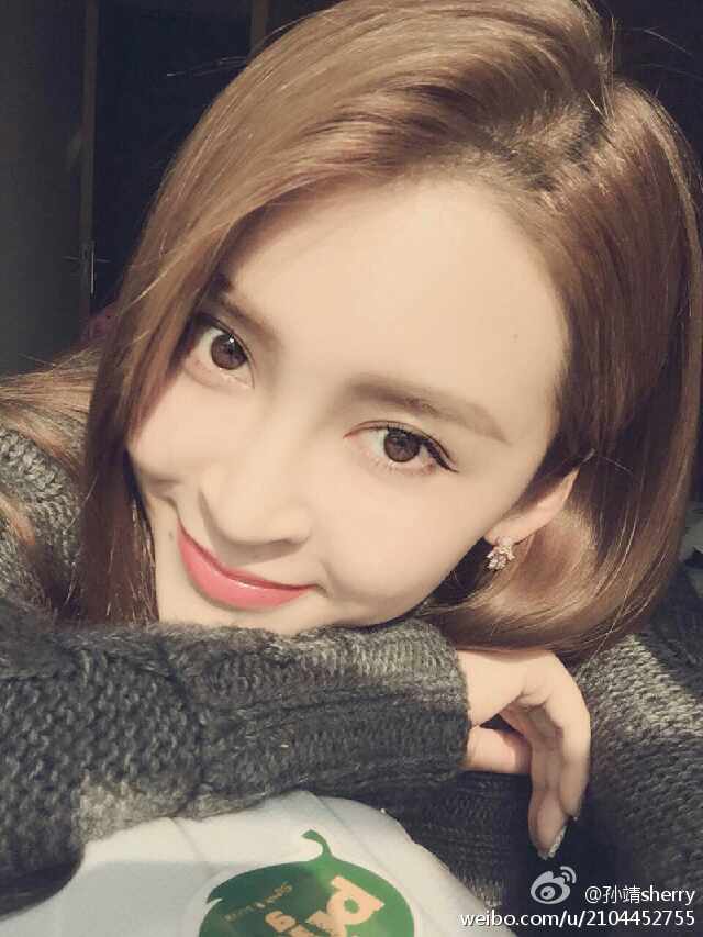 美女穿超透明挤b裤