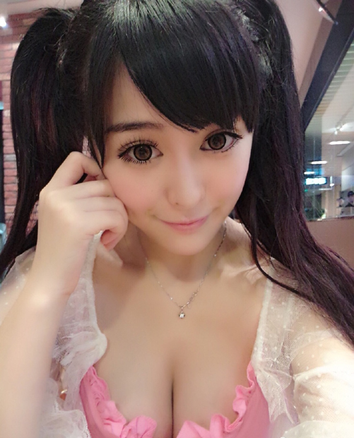 龚叶轩晒爆乳超性感诱人