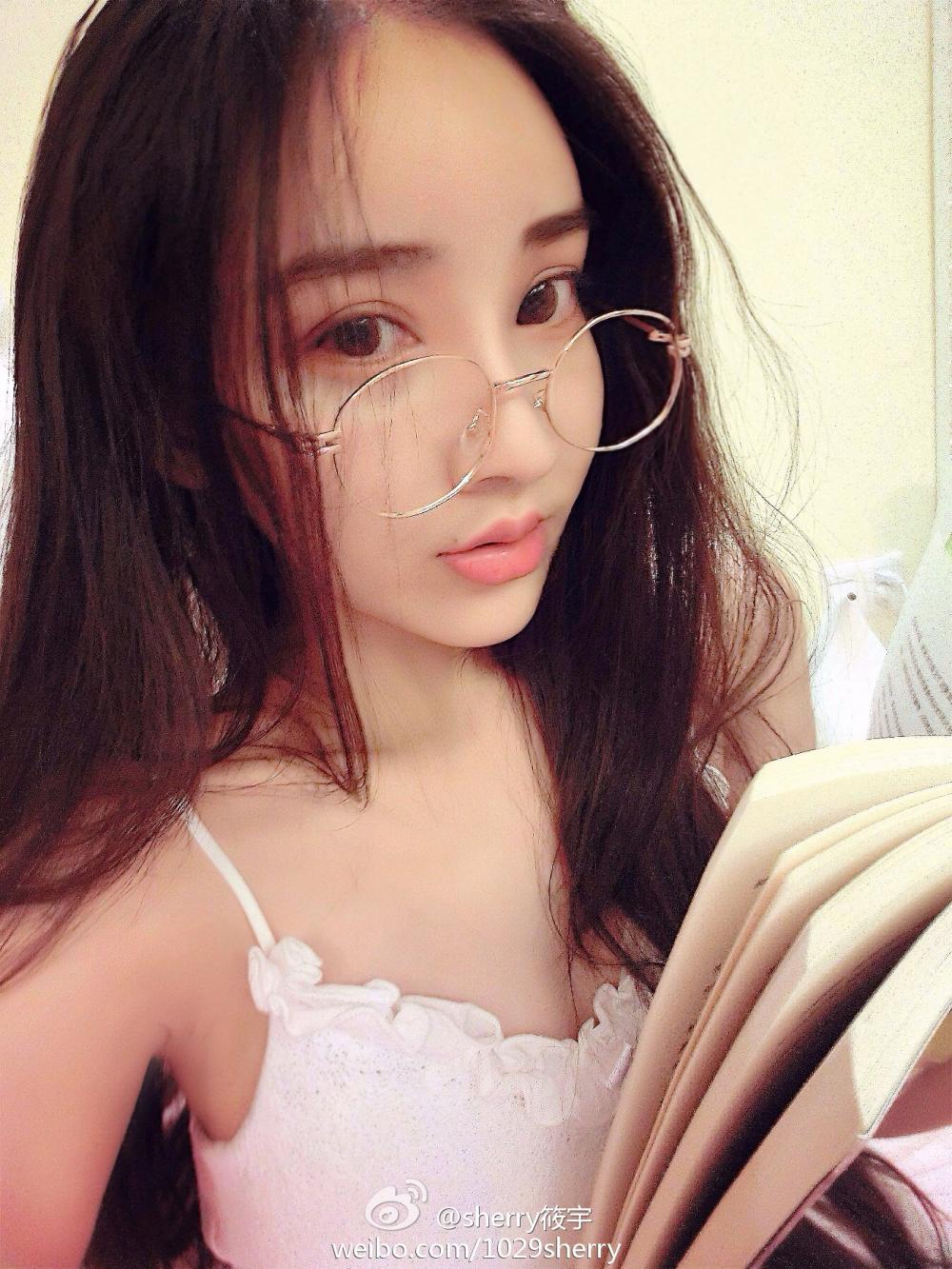 黄雅知护士