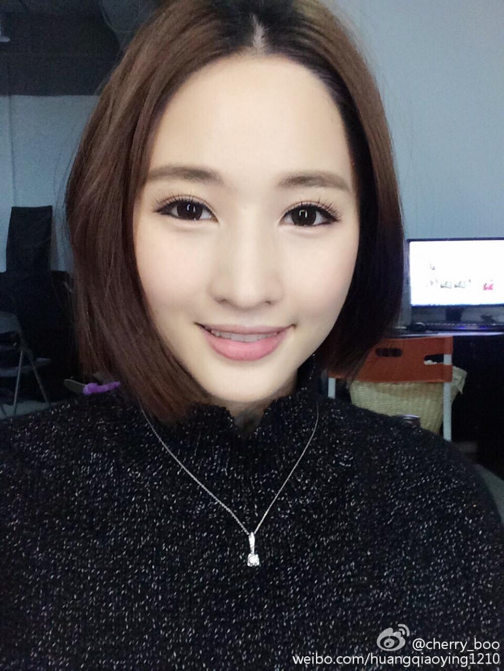 打台球宽屏美女壁纸