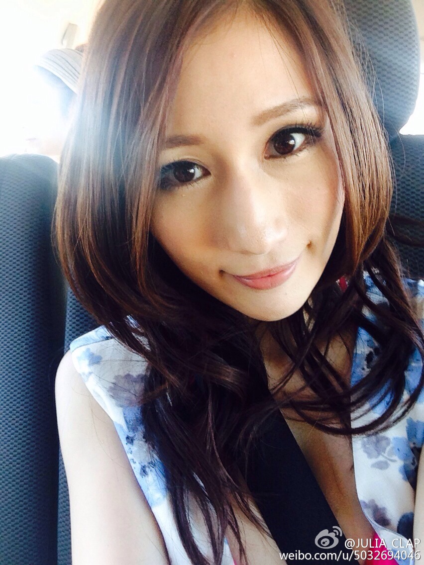 美女穿婚纱意境图片