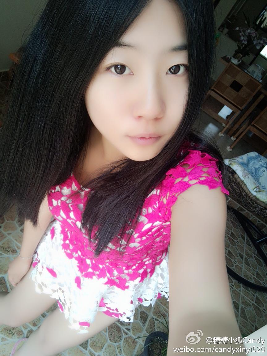 高挑身材美女秀长腿