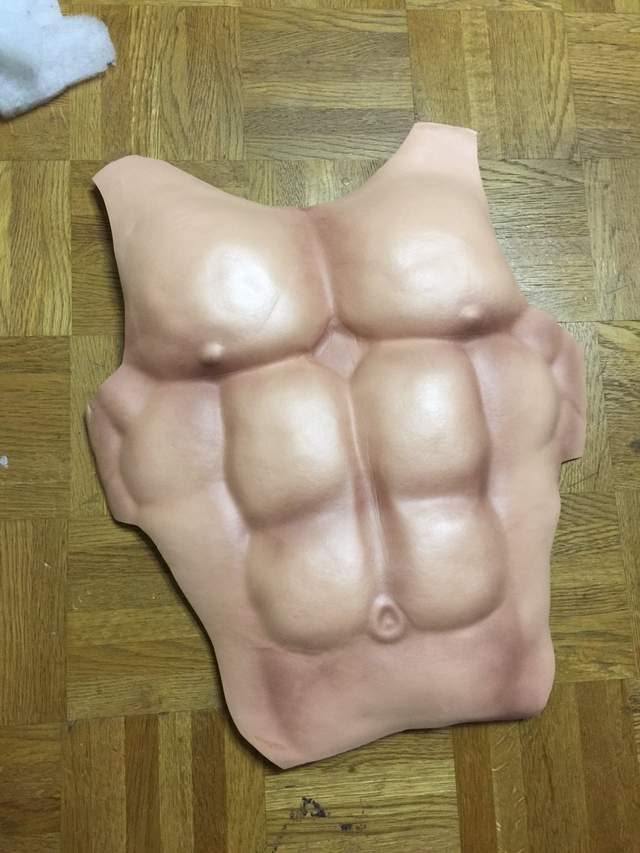Cosplay神技能｜《用Nubra变成肌肉》隐形内衣竟然可以这么用