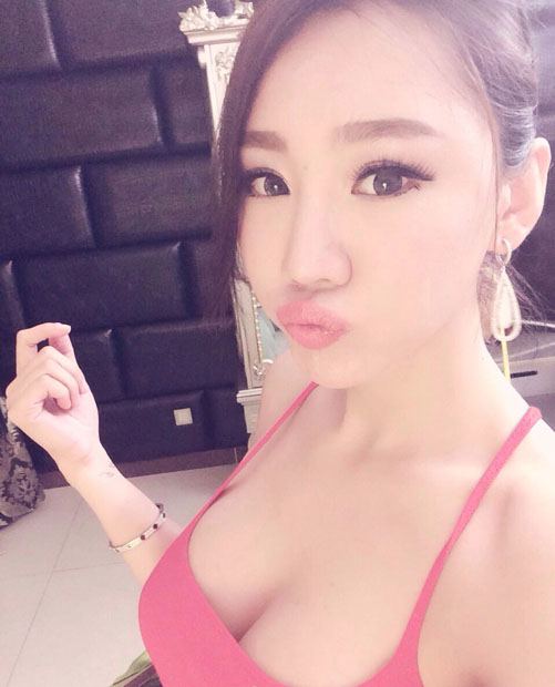 性感美女金美辛美艳自拍图片