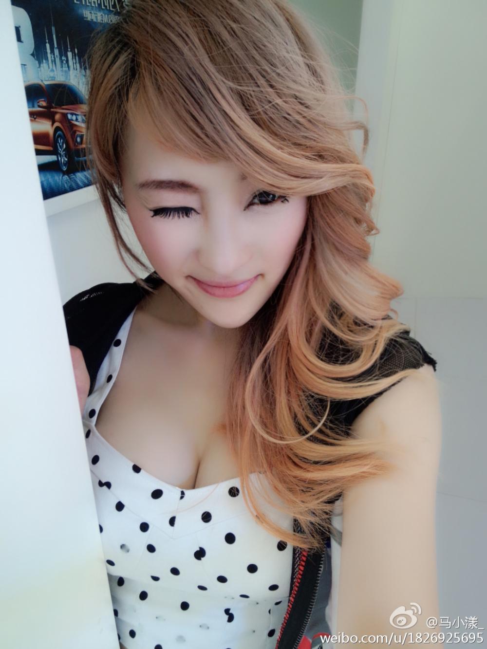 qq可爱外国小女孩头像