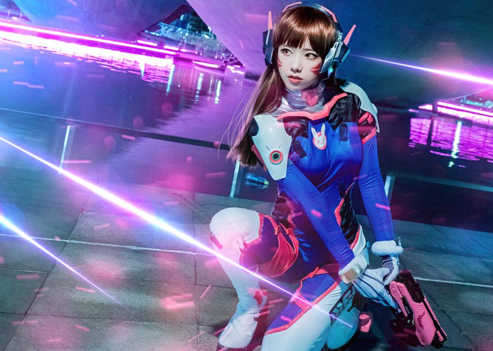 《守望先锋》D.Va紧身衣美女高还原Cosplay