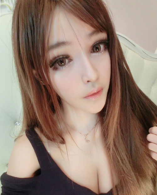 网络红人王嘉韵性感私房自拍图片