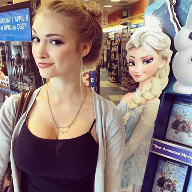 史上最美的真人版《冰雪奇缘》之冰雪女王艾丽莎的Coser——Anna Faith