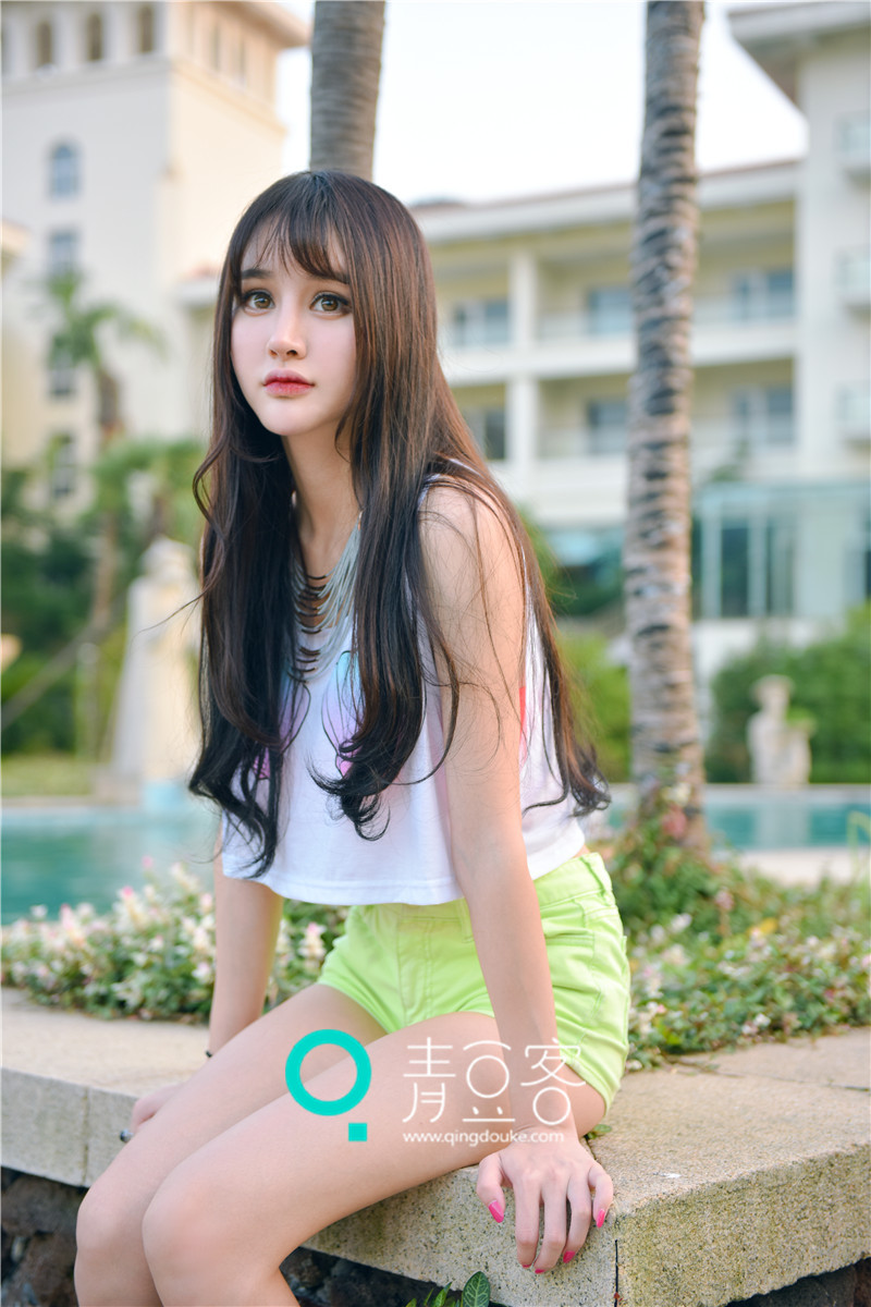 Cheryl青树户外自拍 清新不失妩媚