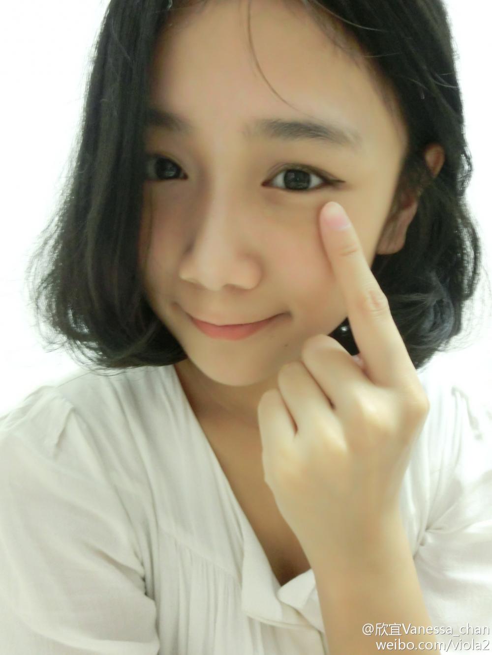 美女脱黑丝袜图片
