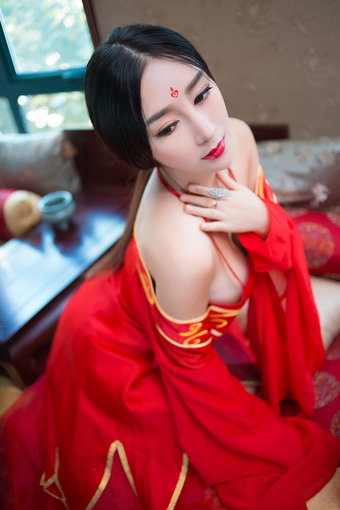 现代东方不败邹晶晶另类性感艺术摄影写真