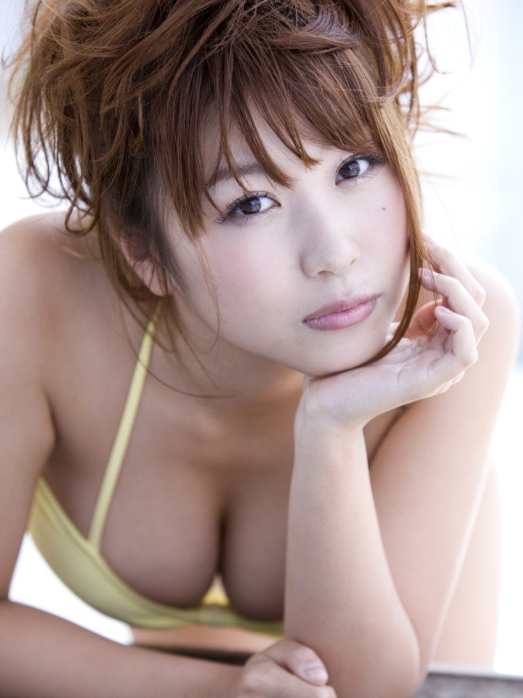 豪乳尤物西田麻衣假日扮嫩