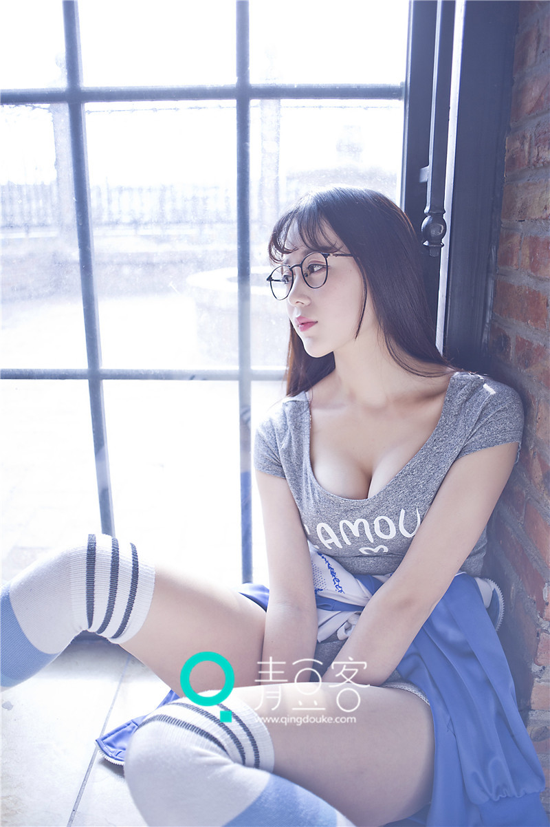 赵小米Kitty水灵灵性感美女丝袜图