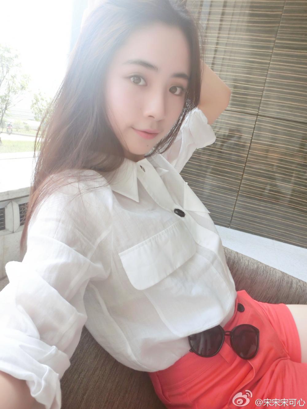 qq皮肤大图性感女神