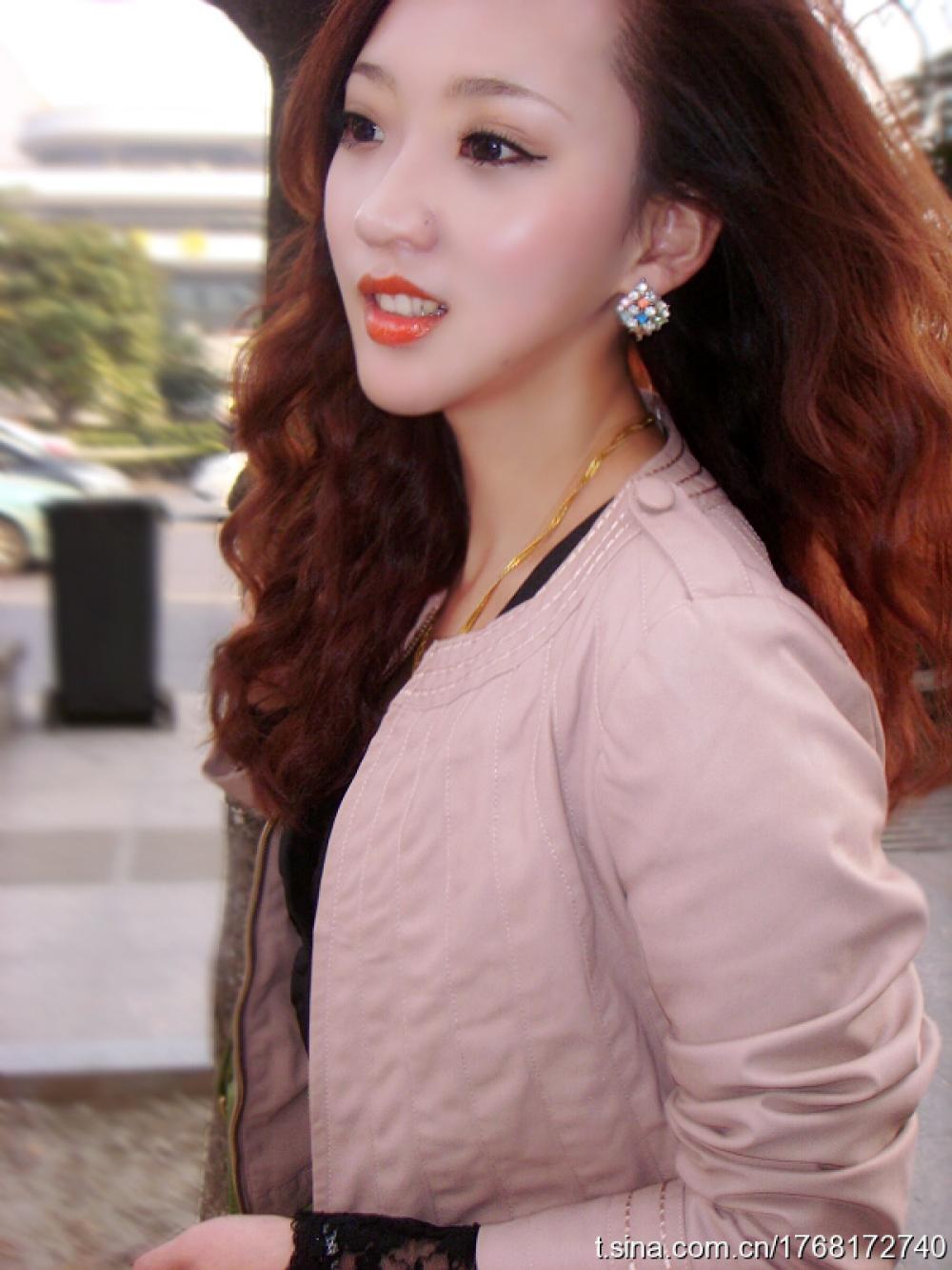 90后妹子床上被爽插