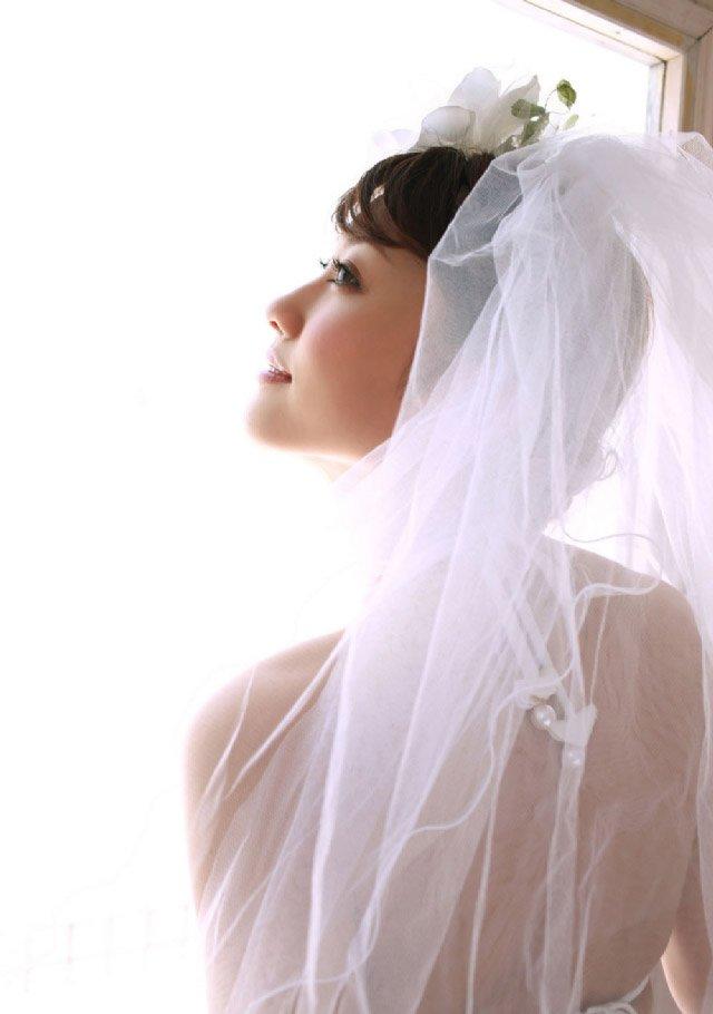 颖儿曝清纯制服写真