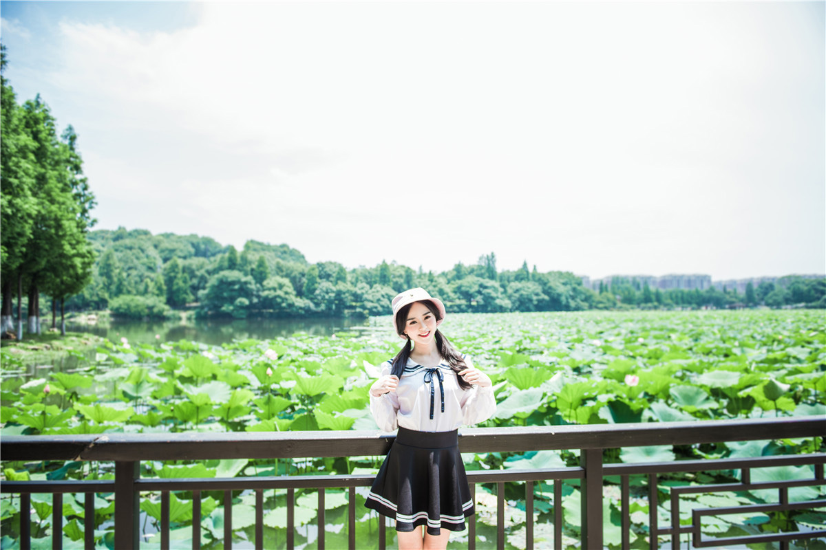 可爱学妹晒游玩美照 网友赞“氧气美女”