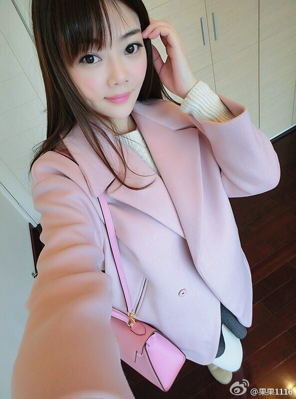 李智友黑色内衣