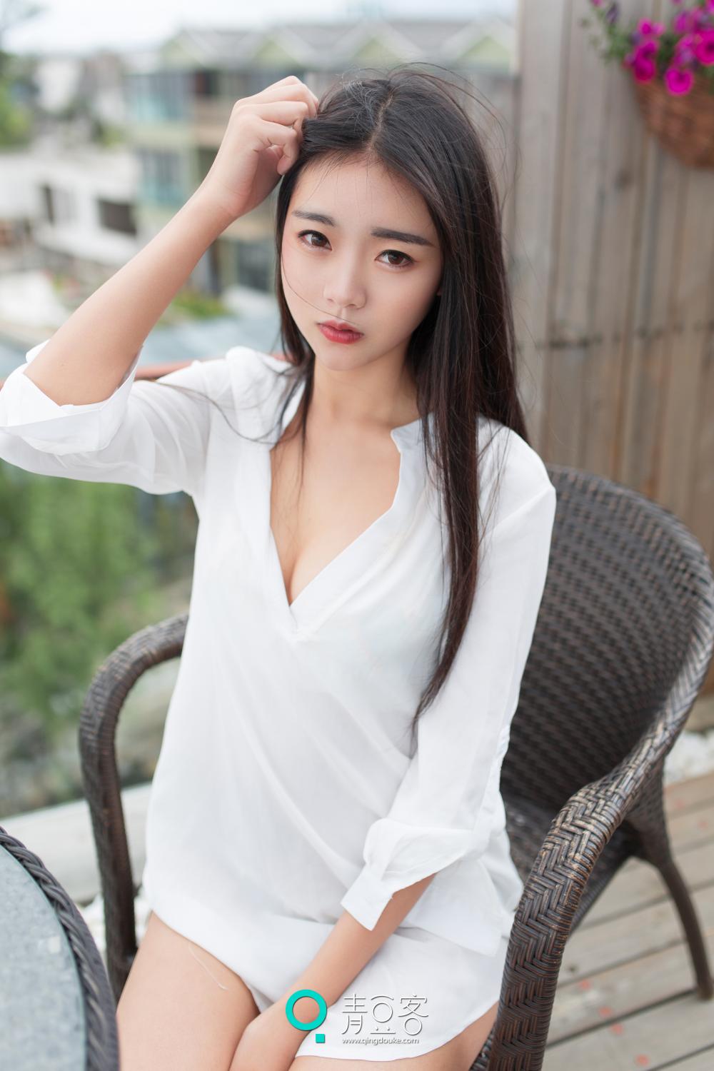 青豆客90后单纯漂亮美女可乐Vicky内衣写真 90后美女露乳房