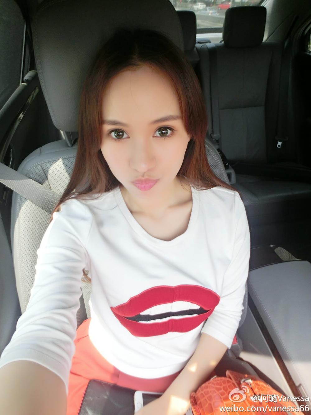 巨蛇吞美女