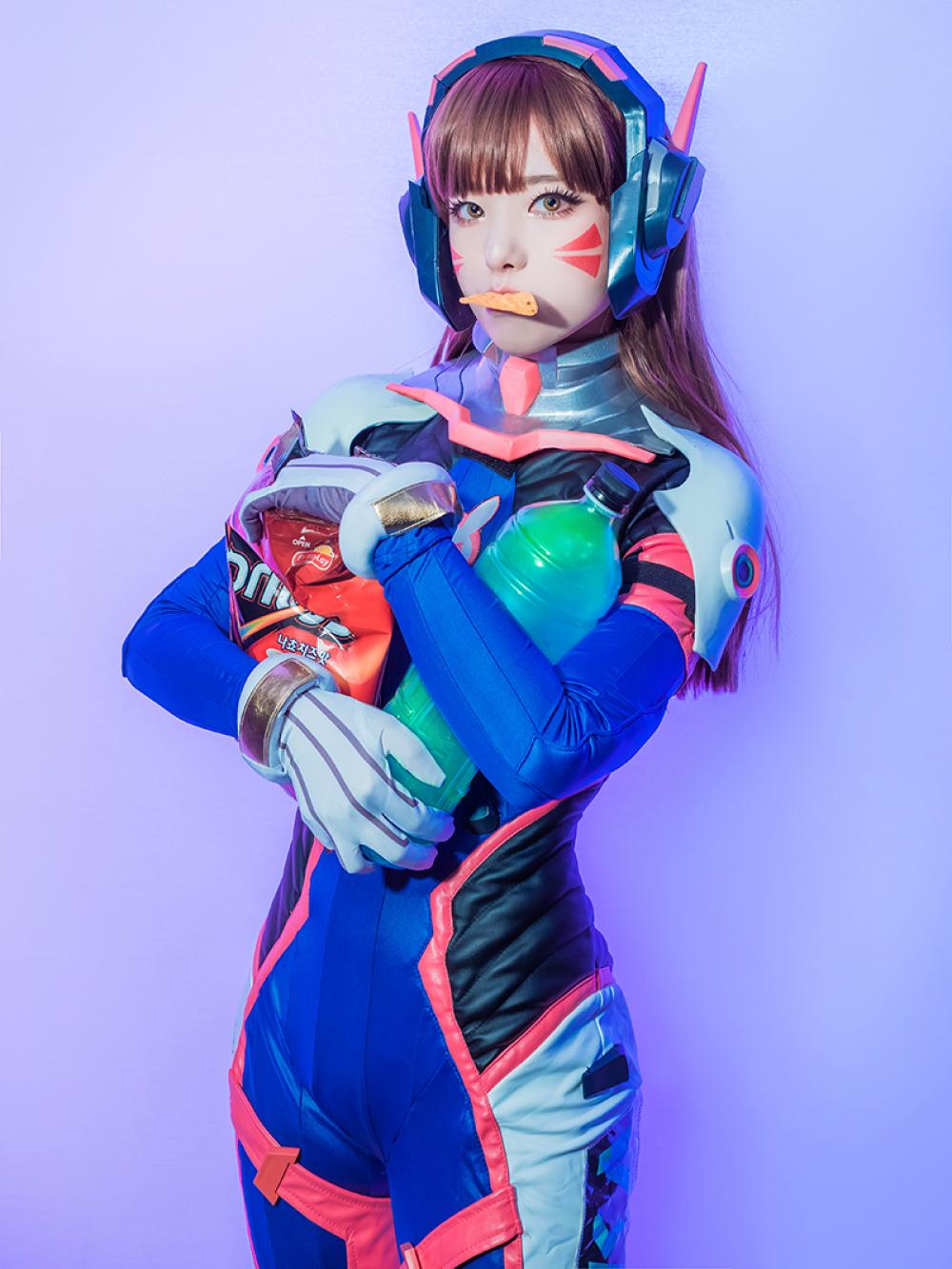 《守望先锋》D.Va紧身衣美女高还原Cosplay