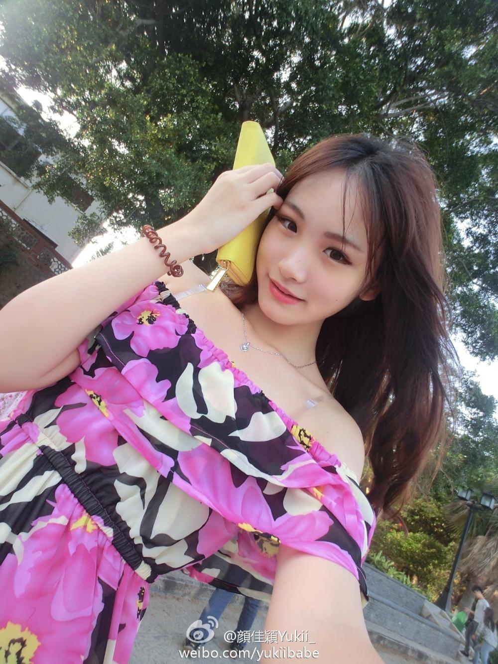 性感真丝吊带睡衣美女