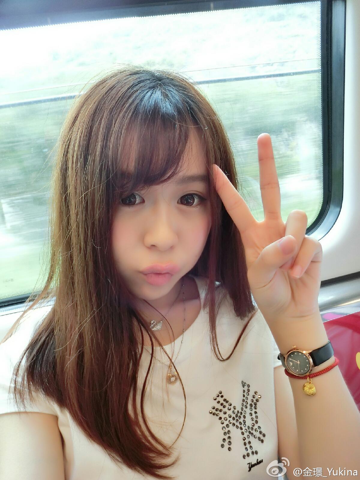 手机待机图片美女