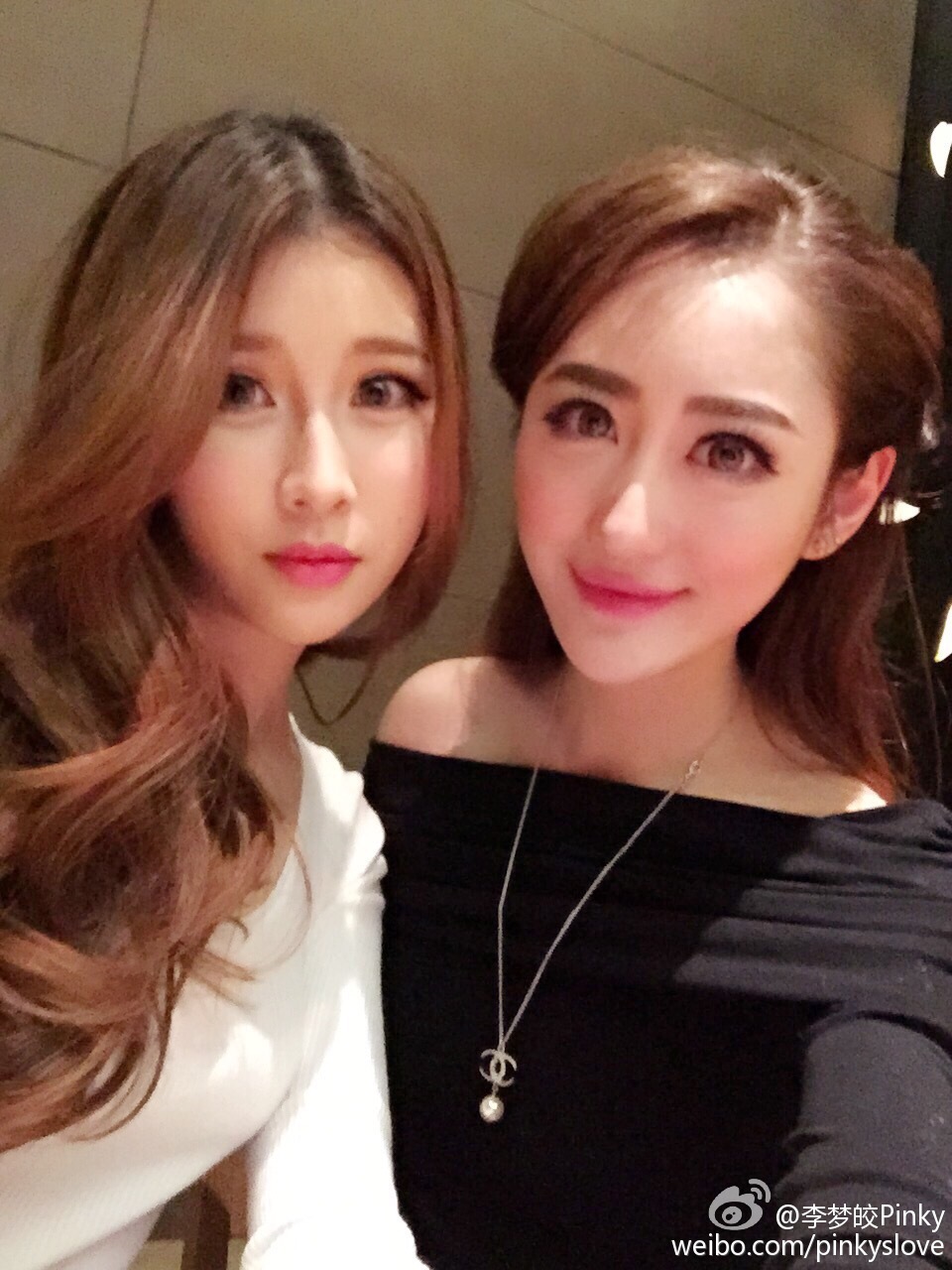 美女纸壁