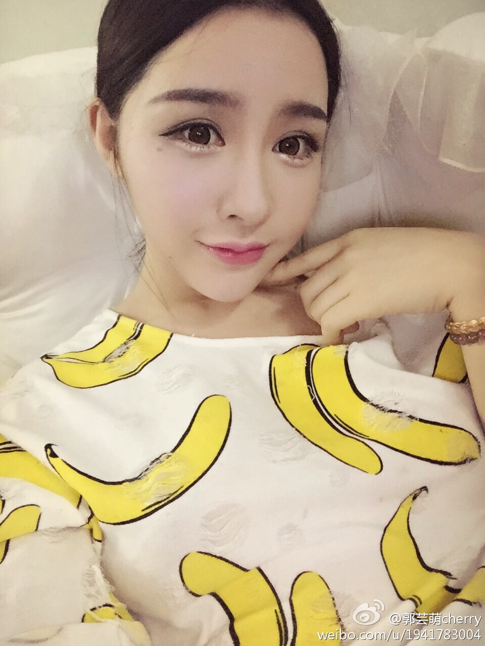 90后性感美女落体擦