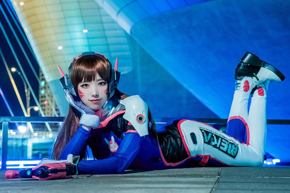 《守望先锋》D.Va紧身衣美女高还原Cosplay